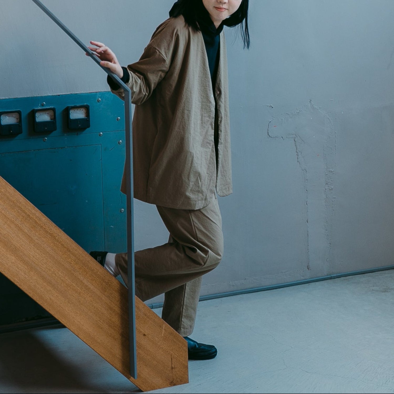 Nylon round cardigan<br> No.2424