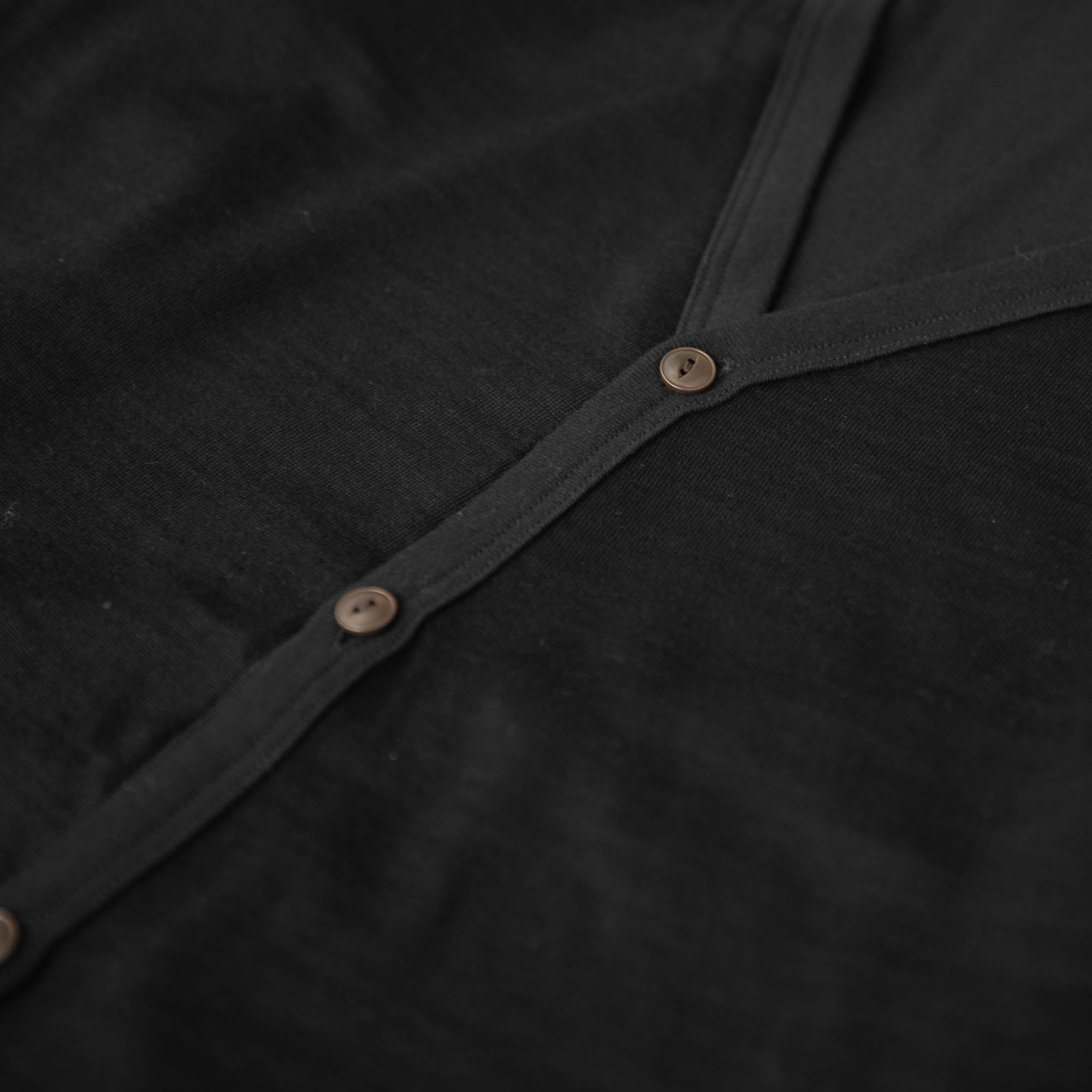 Merino wool<br> V-neck cardigan<br> No.2624