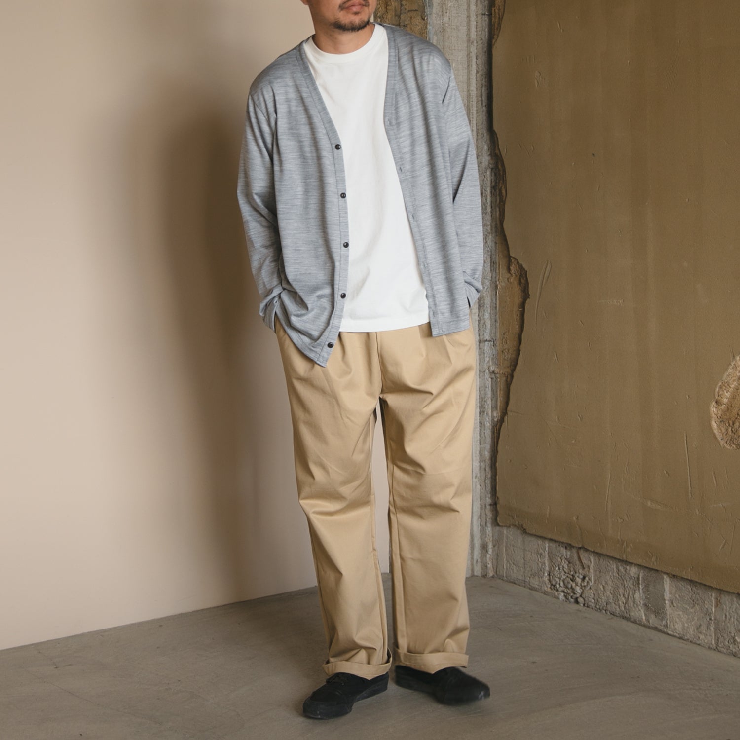 Merino wool<br>Vneck cardigan<br>No.2624