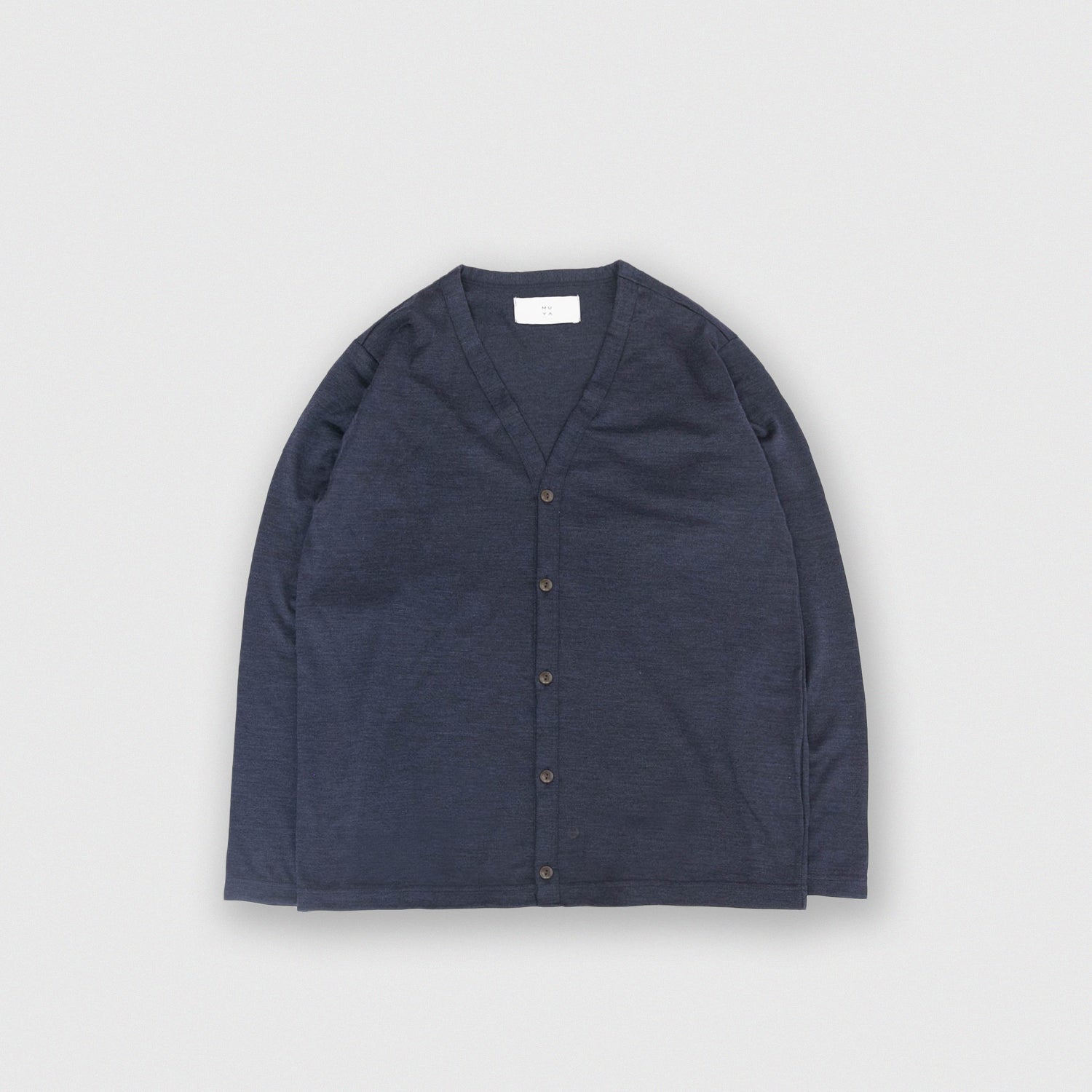 Merino wool<br>Vneck cardigan<br>No.2624