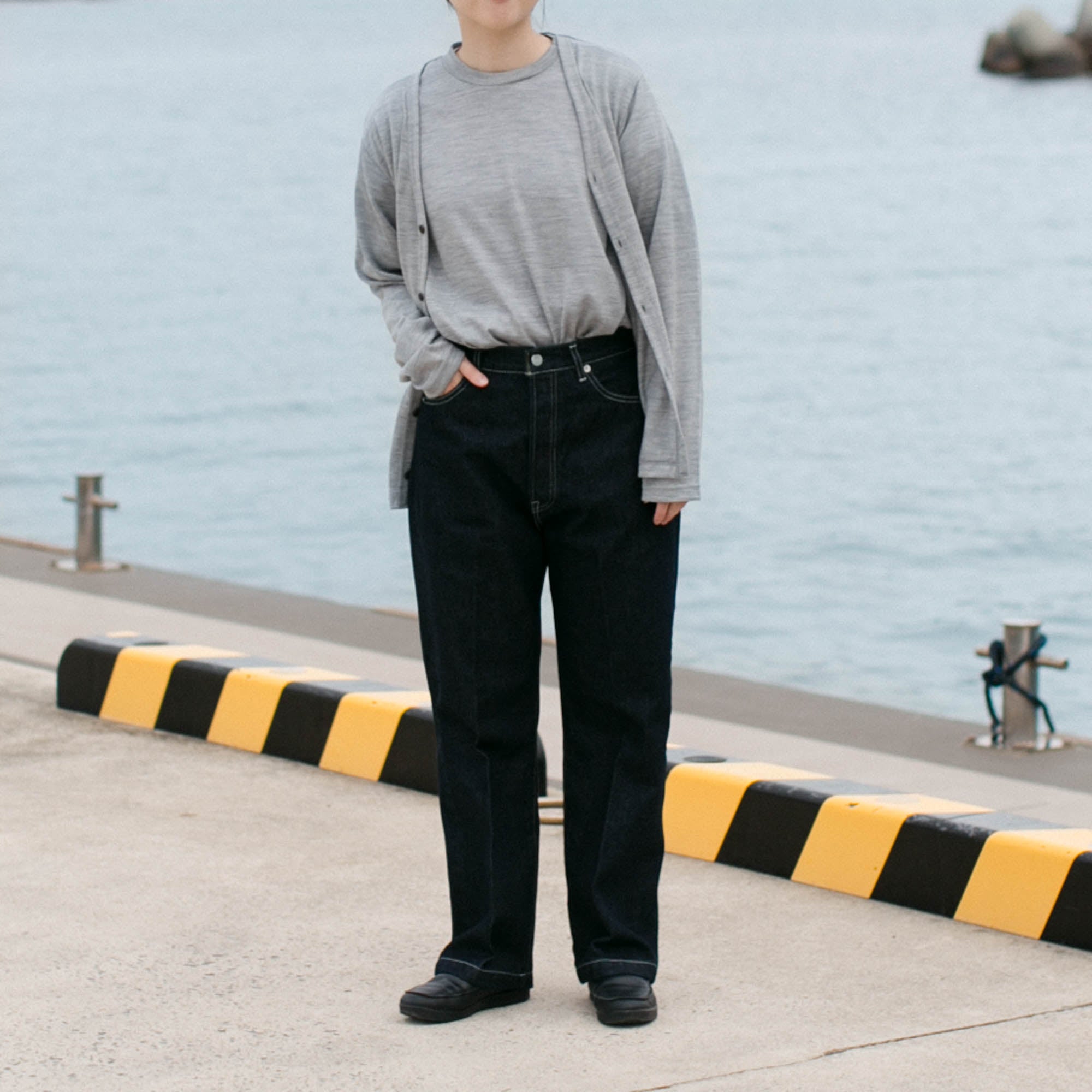 Merino wool<br>Vneck cardigan<br>No.2624
