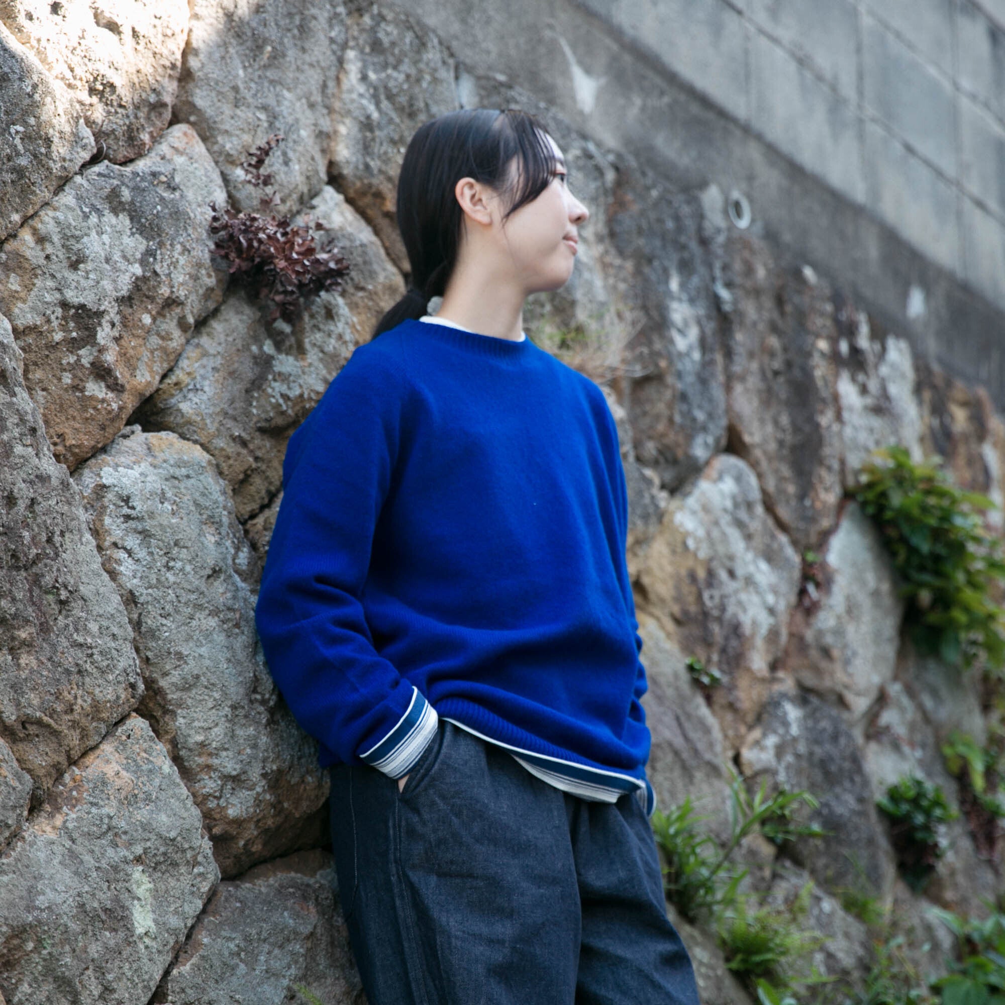ひろ　STONE  ネイビー 長袖ニット Mサイズ Zeal 16GG天竺モックネックニット （ブルー） -D'URBAN | ダーバン公式