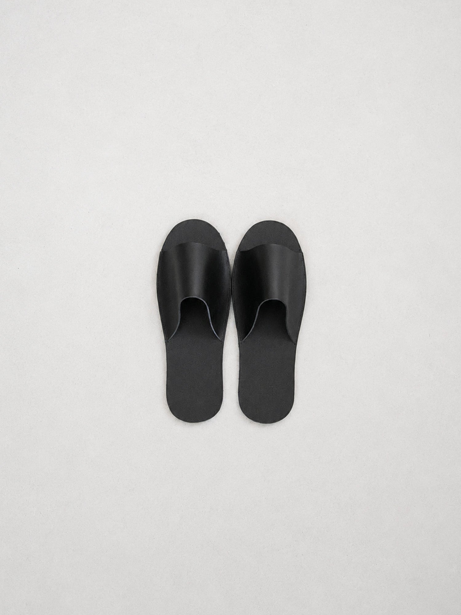 tomorka<br>Leather slippers
