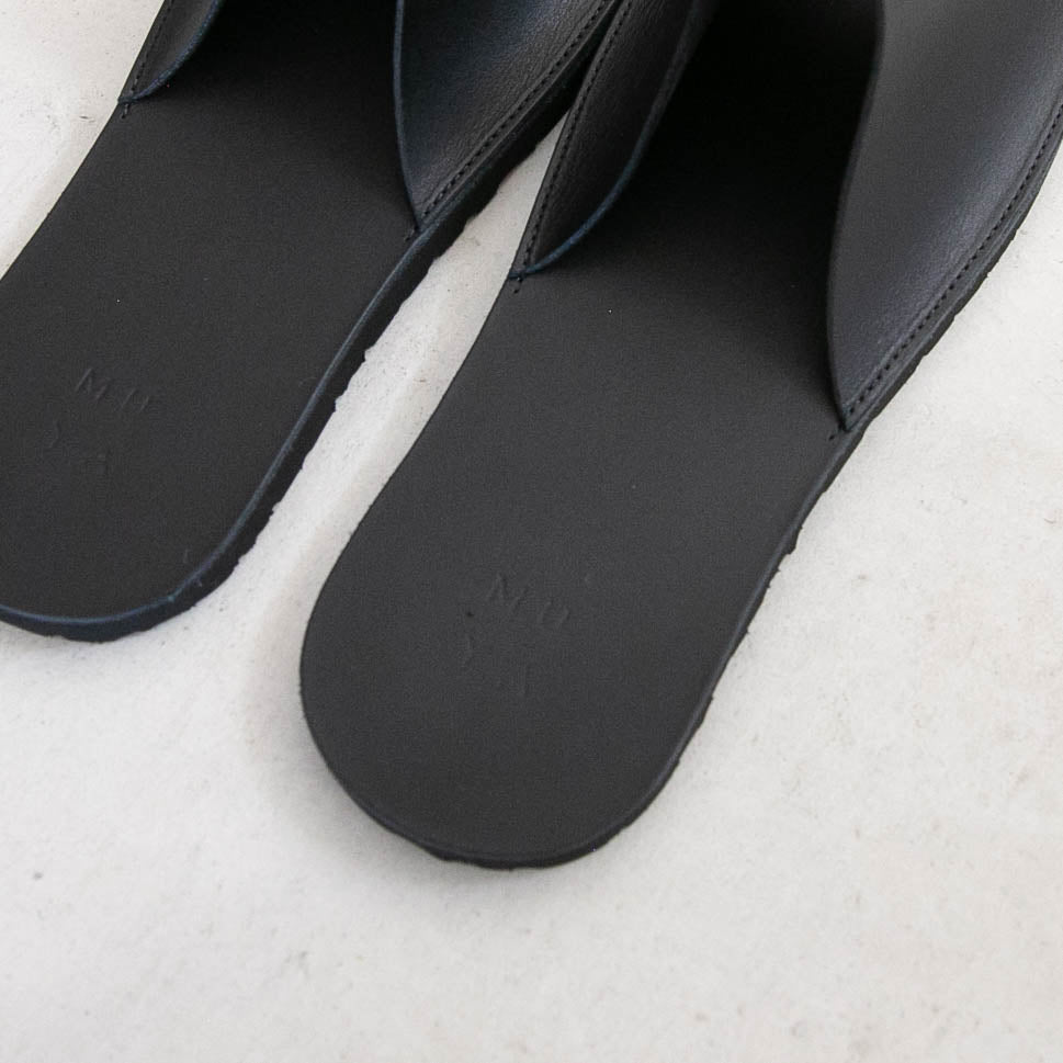 tomorka<br>Leather slippers